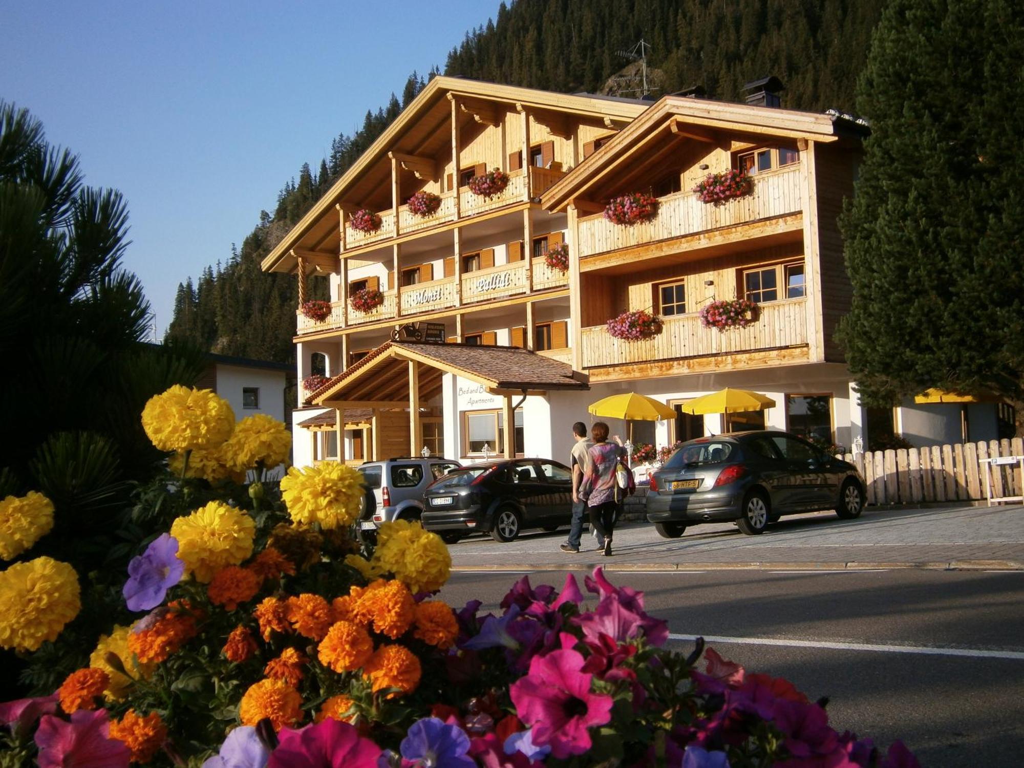 Monti Pallidi B&B Apartments Corvara In Badia Eksteriør bilde