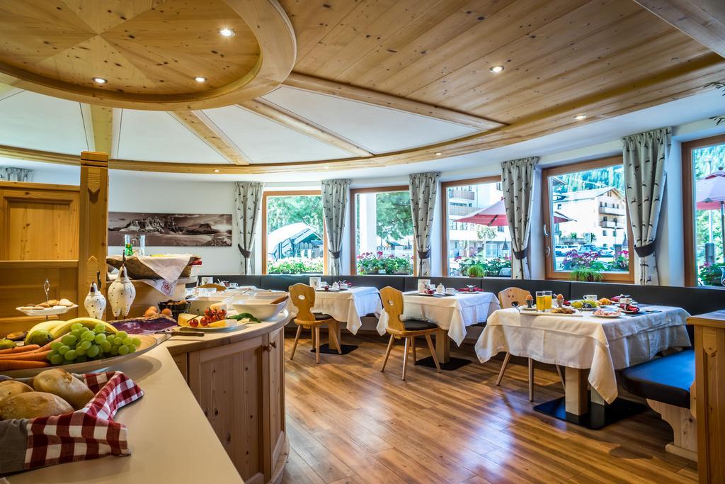 Monti Pallidi B&B Apartments Corvara In Badia Eksteriør bilde