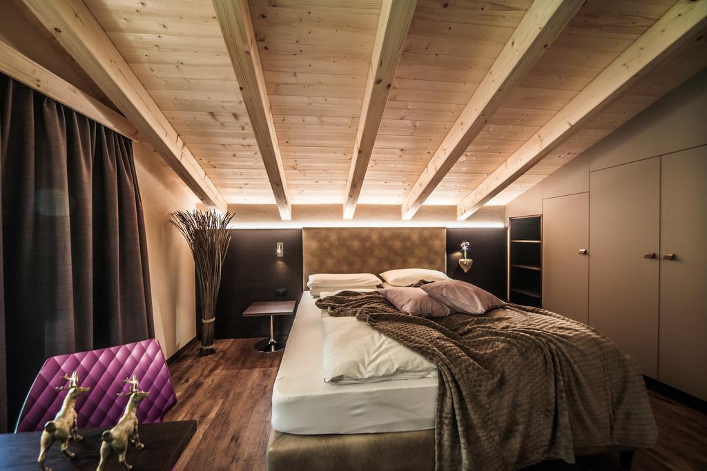 Monti Pallidi B&B Apartments Corvara In Badia Eksteriør bilde