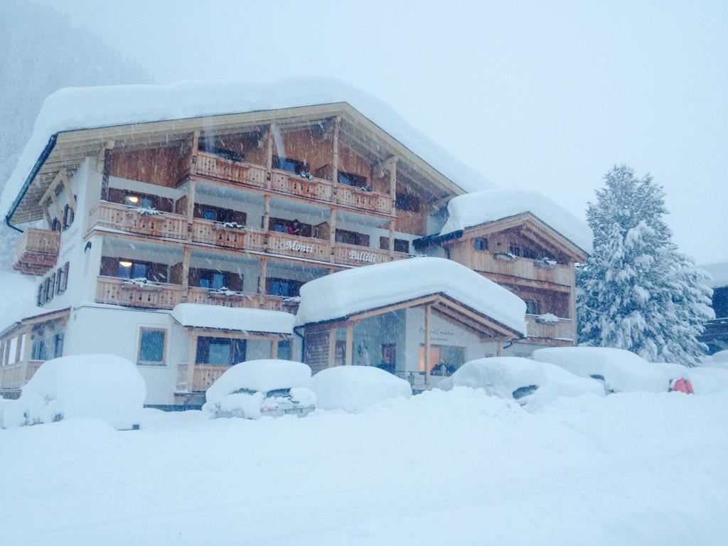 Monti Pallidi B&B Apartments Corvara In Badia Eksteriør bilde