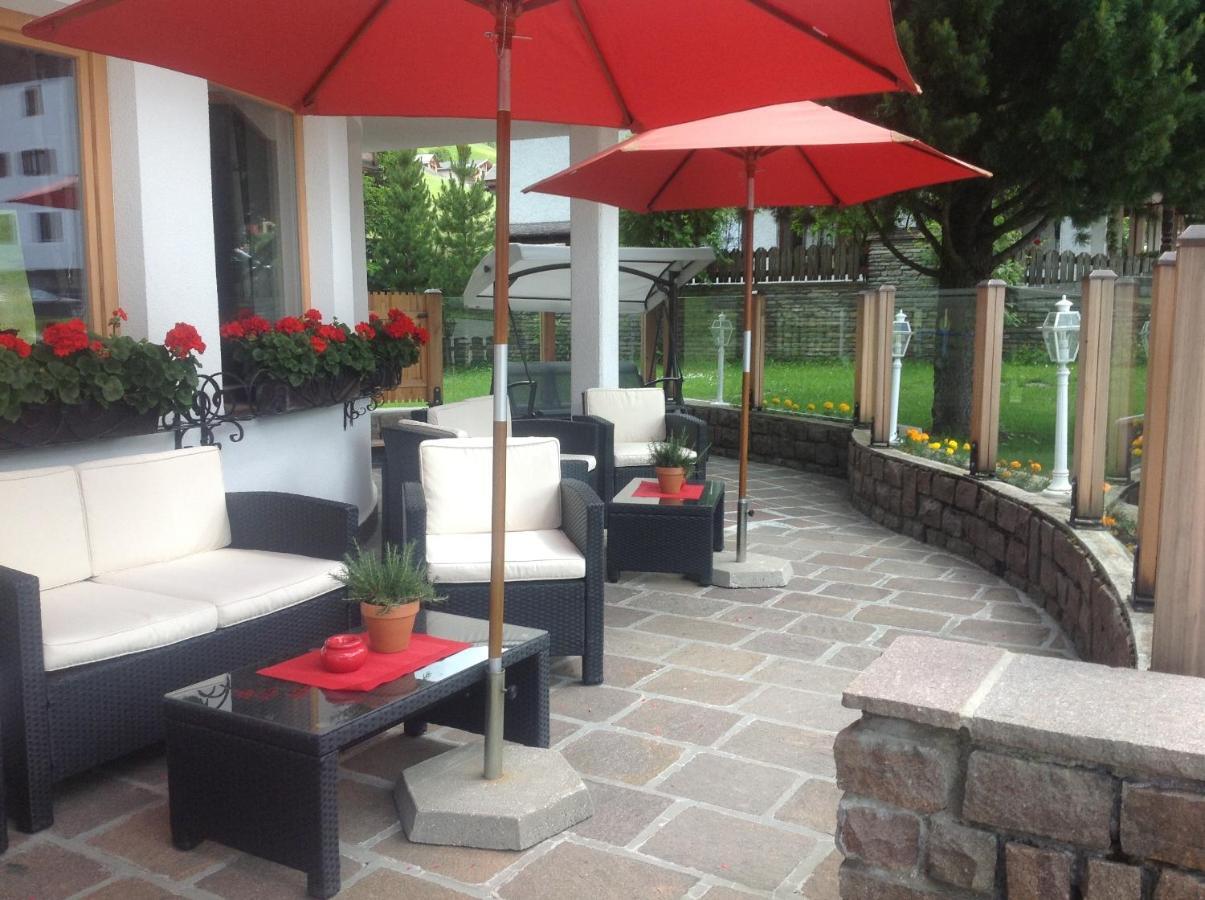 Monti Pallidi B&B Apartments Corvara In Badia Eksteriør bilde